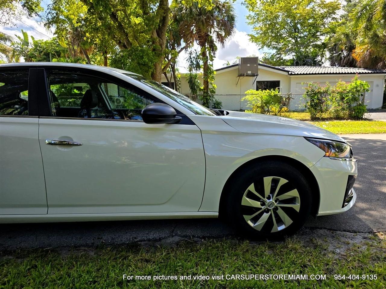 Nissan Altima  2025
