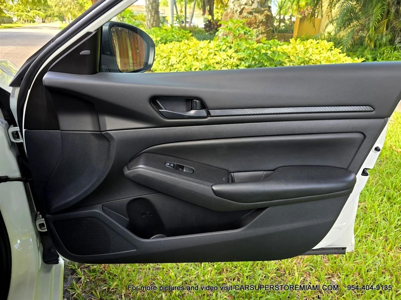 Nissan Altima  2025