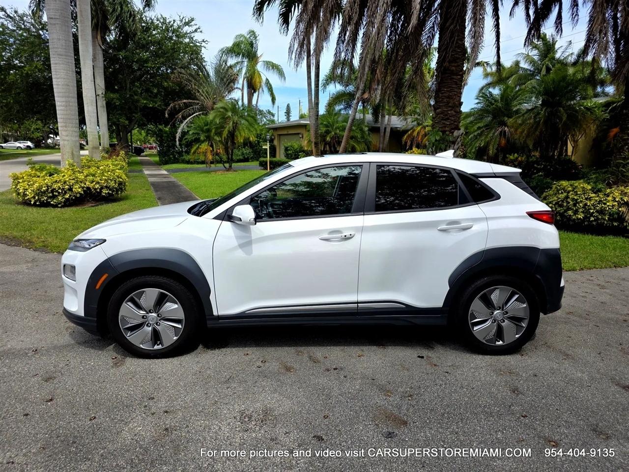 Hyundai Kona EV  2021