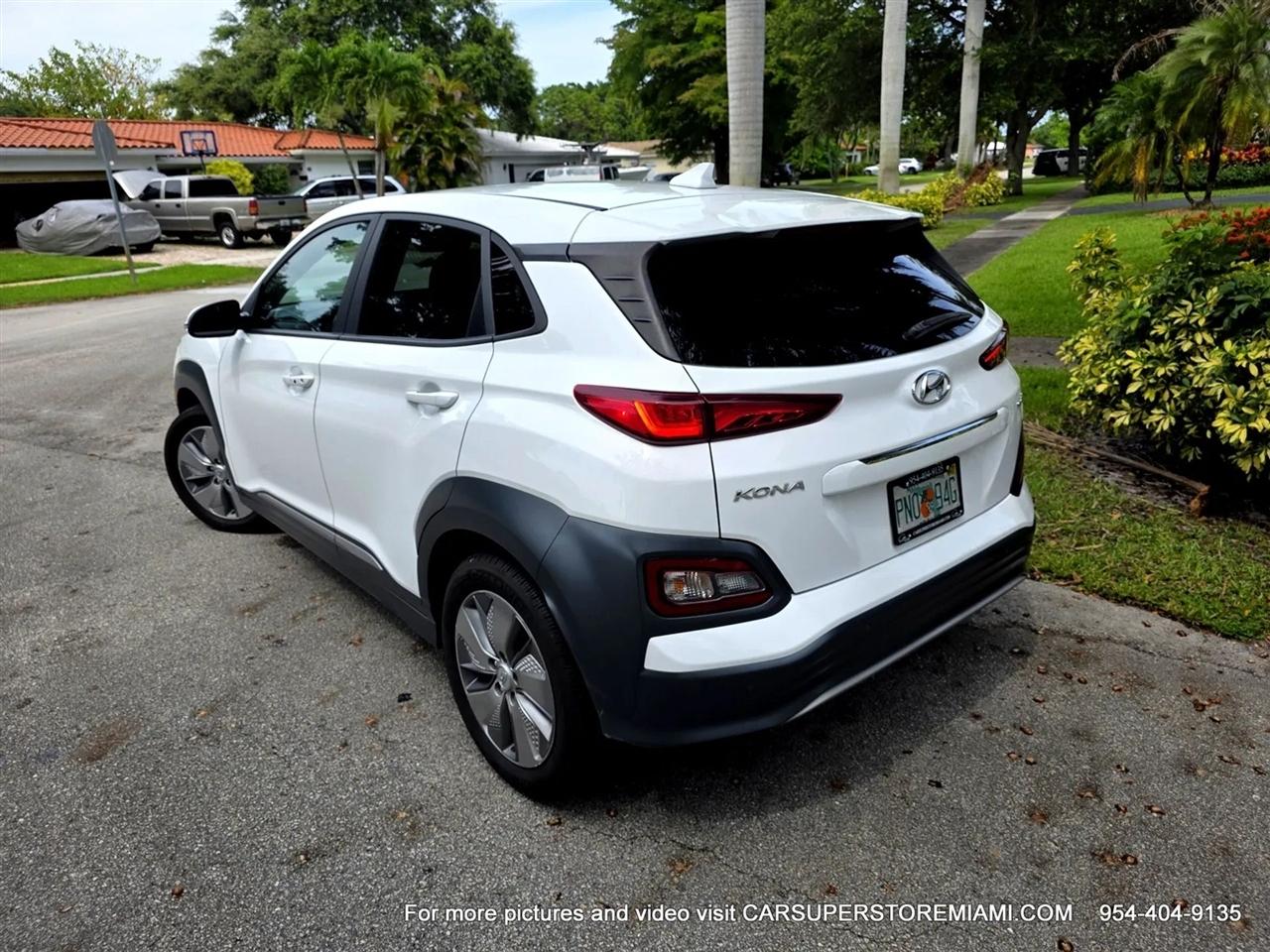 Hyundai Kona EV  2021