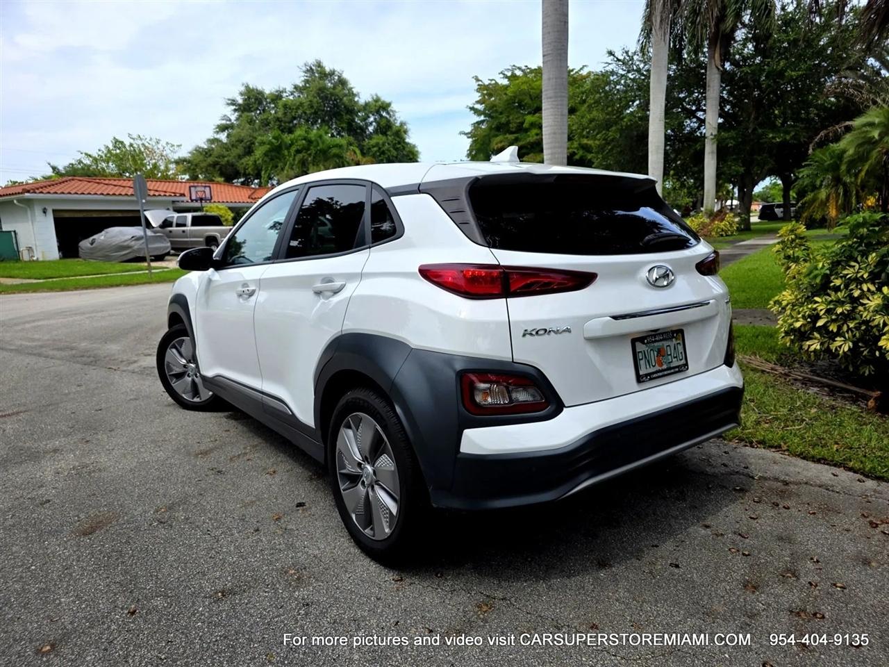 Hyundai Kona EV  2021
