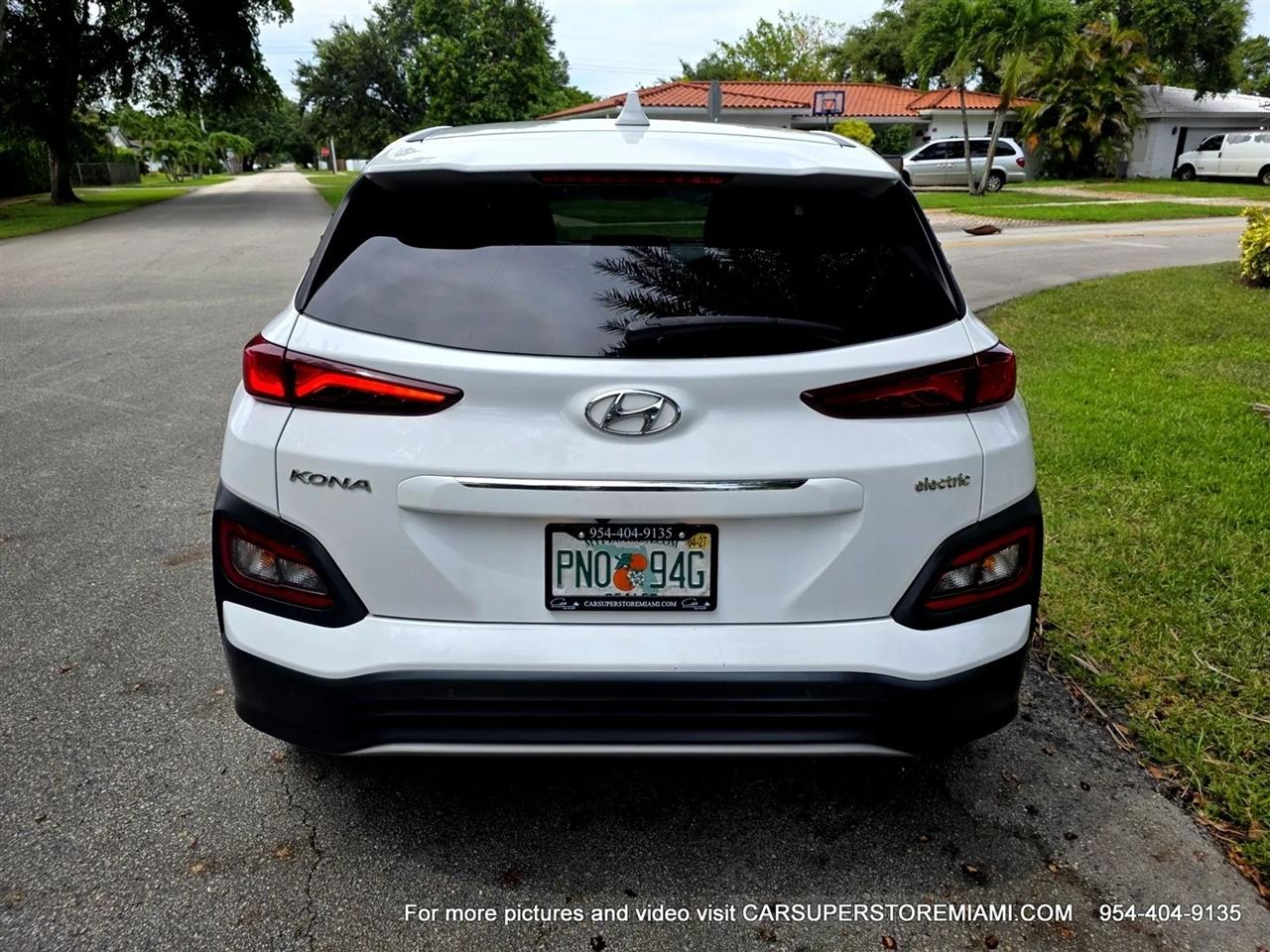 Hyundai Kona EV  2021