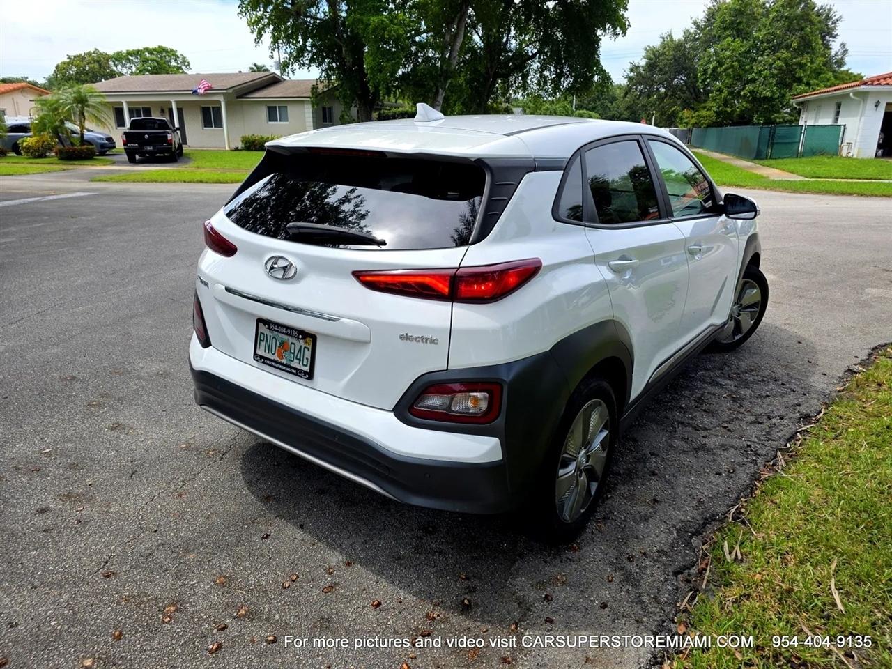 Hyundai Kona EV  2021