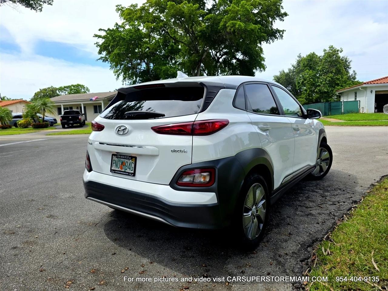 Hyundai Kona EV  2021