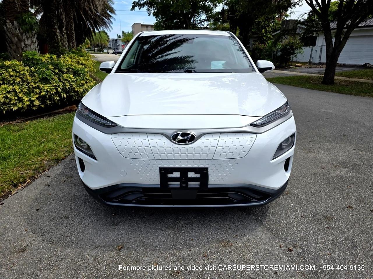 Hyundai Kona EV  2021