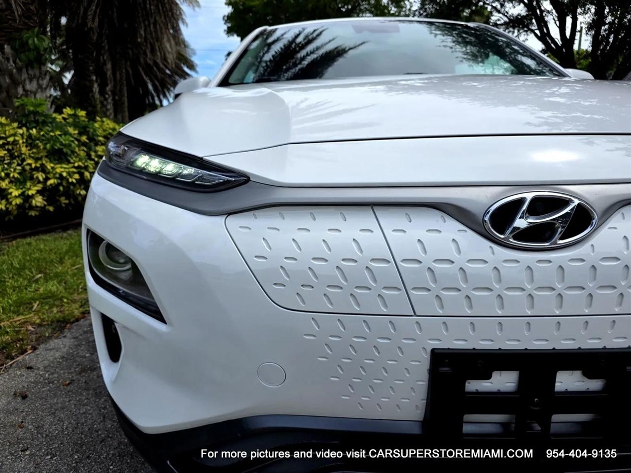 Hyundai Kona EV  2021