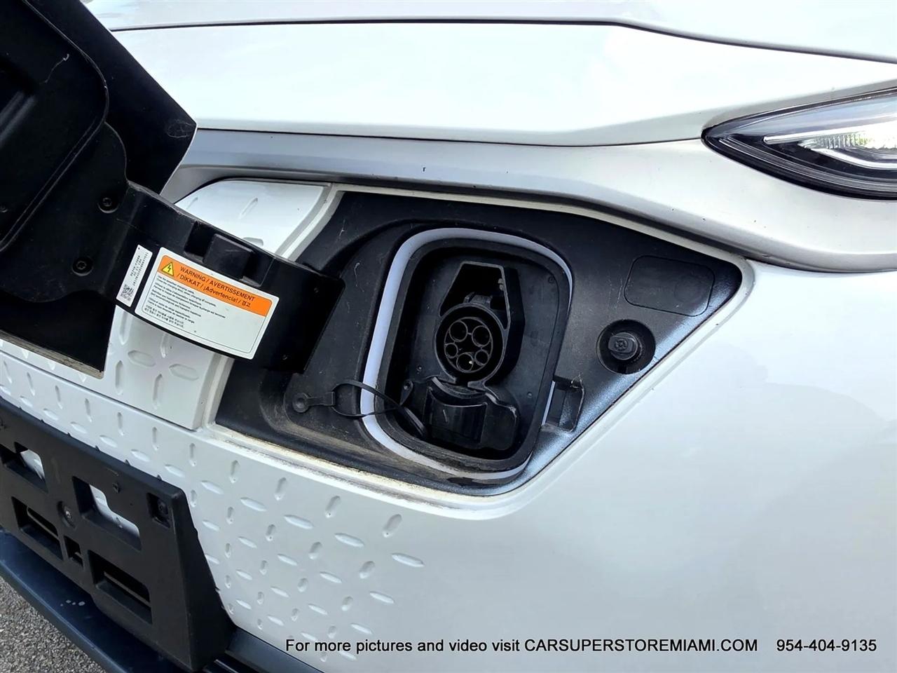Hyundai Kona EV  2021