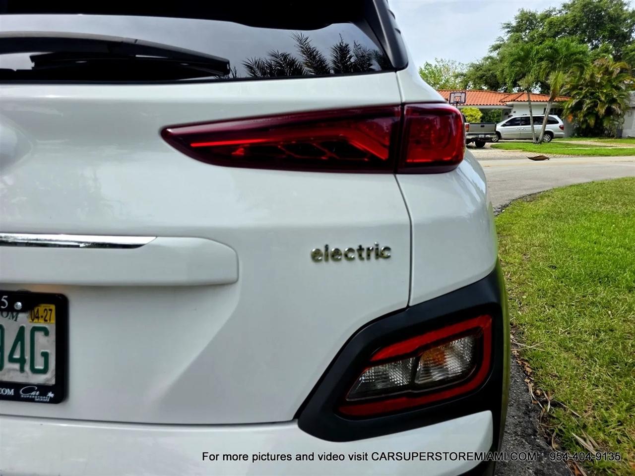 Hyundai Kona EV  2021