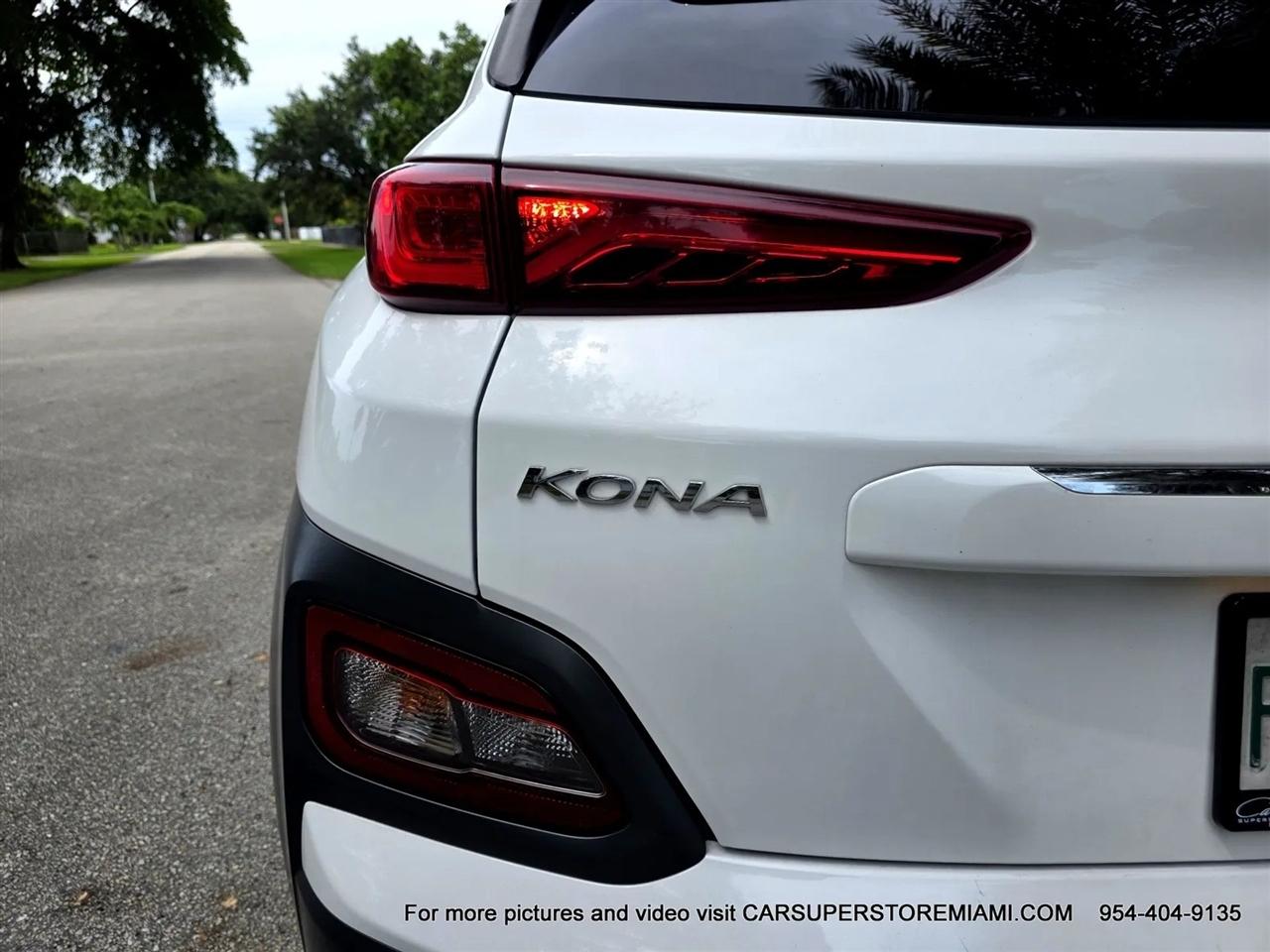 Hyundai Kona EV  2021
