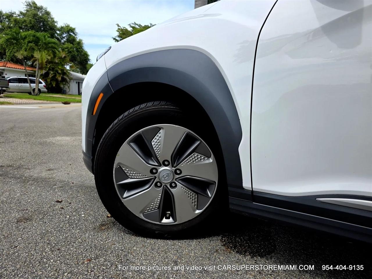 Hyundai Kona EV  2021