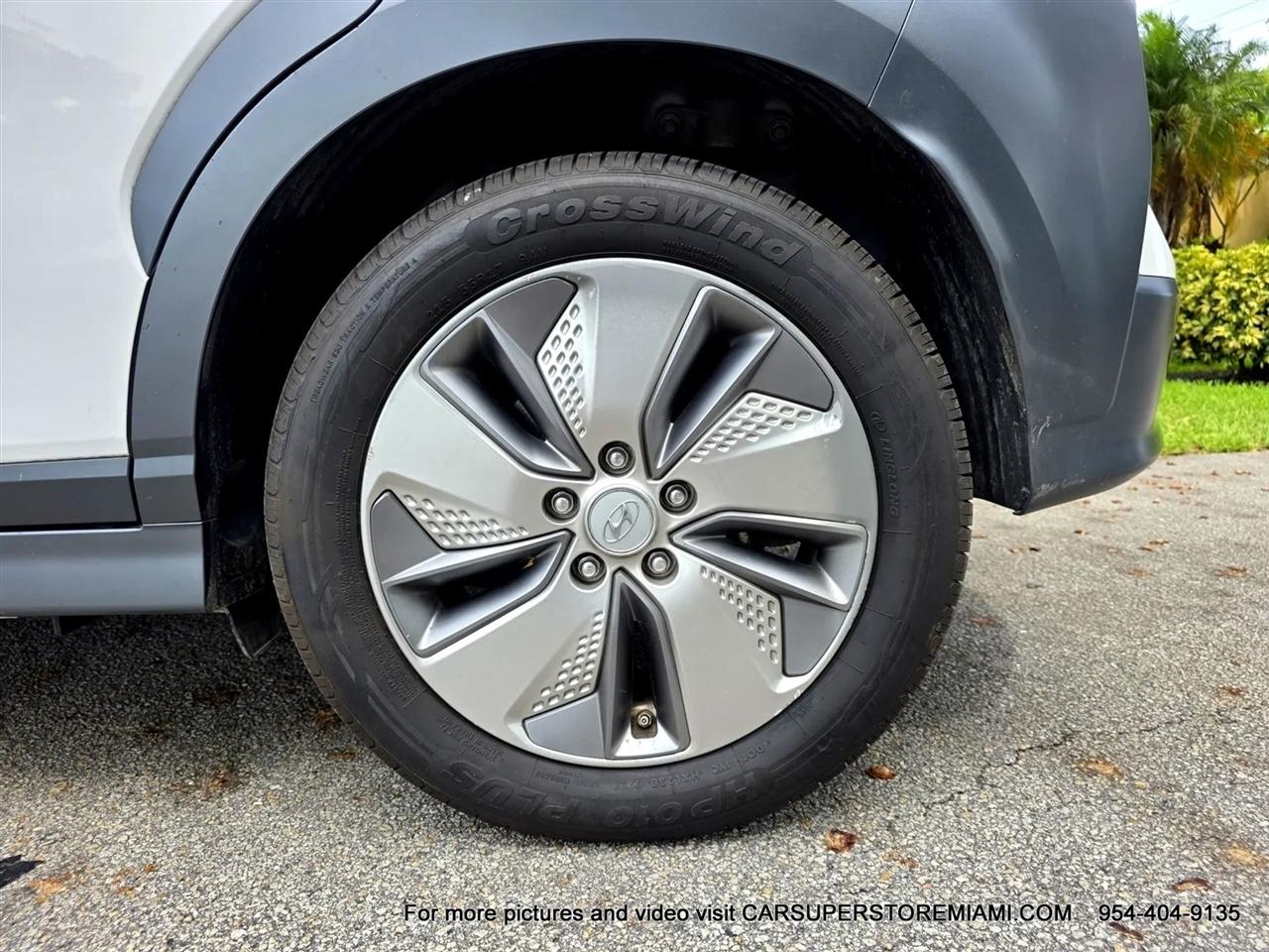Hyundai Kona EV  2021