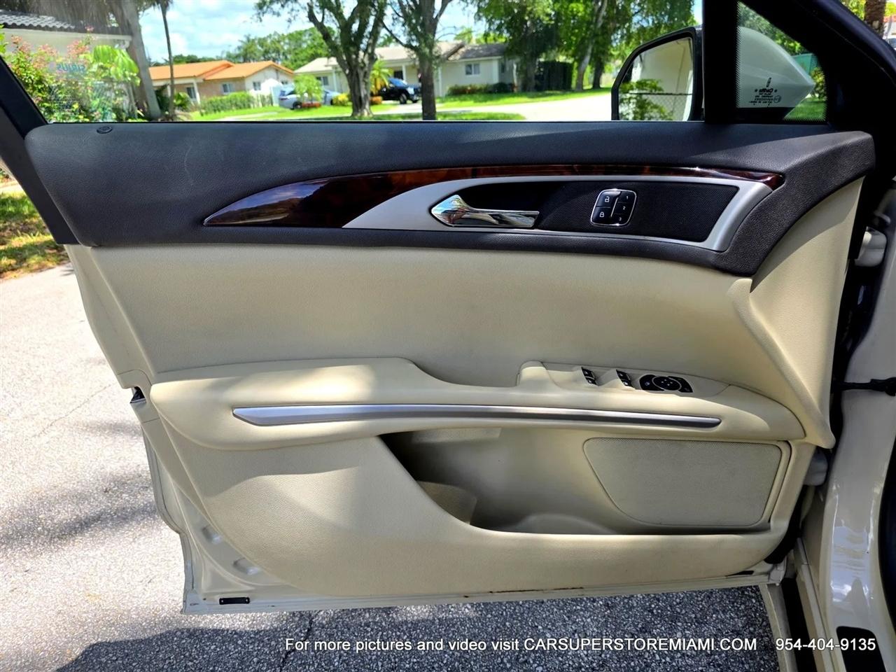 Lincoln MKZ Hybrid  2014