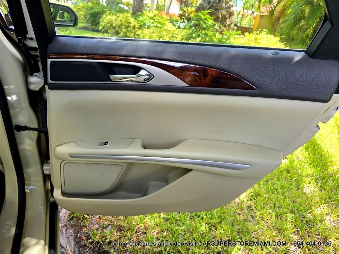 Lincoln MKZ Hybrid  2014