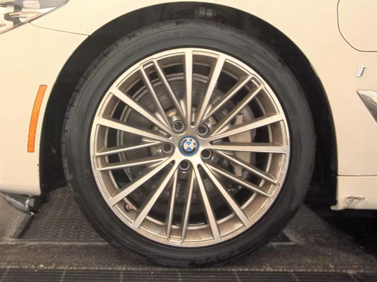 BMW 5-Series  2018