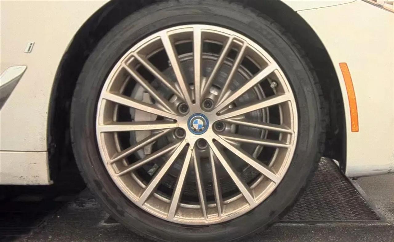 BMW 5-Series  2018