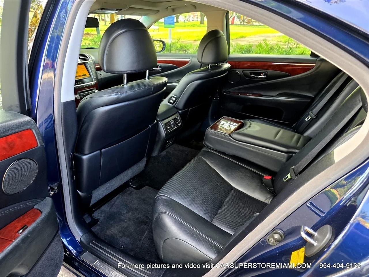 Lexus LS 460  2010
