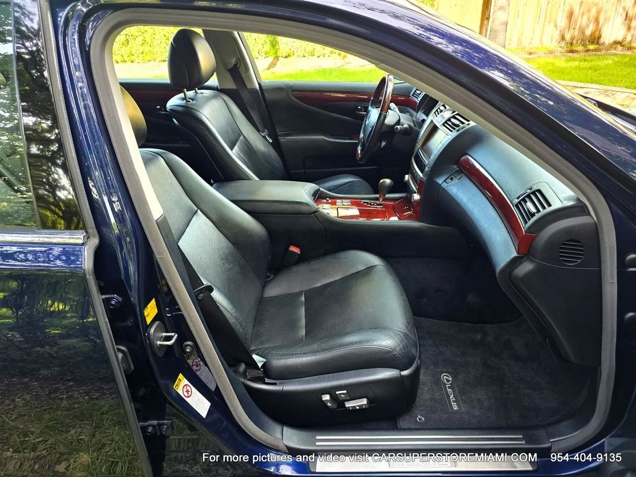 Lexus LS 460  2010
