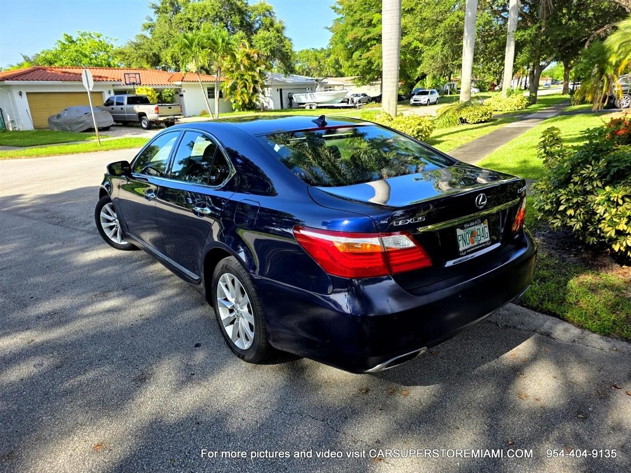 Lexus LS 460  2010