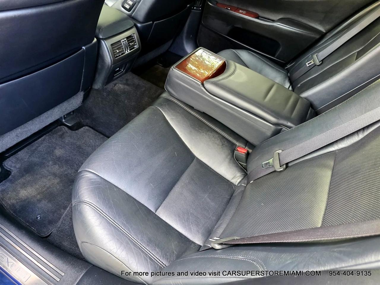 Lexus LS 460  2010