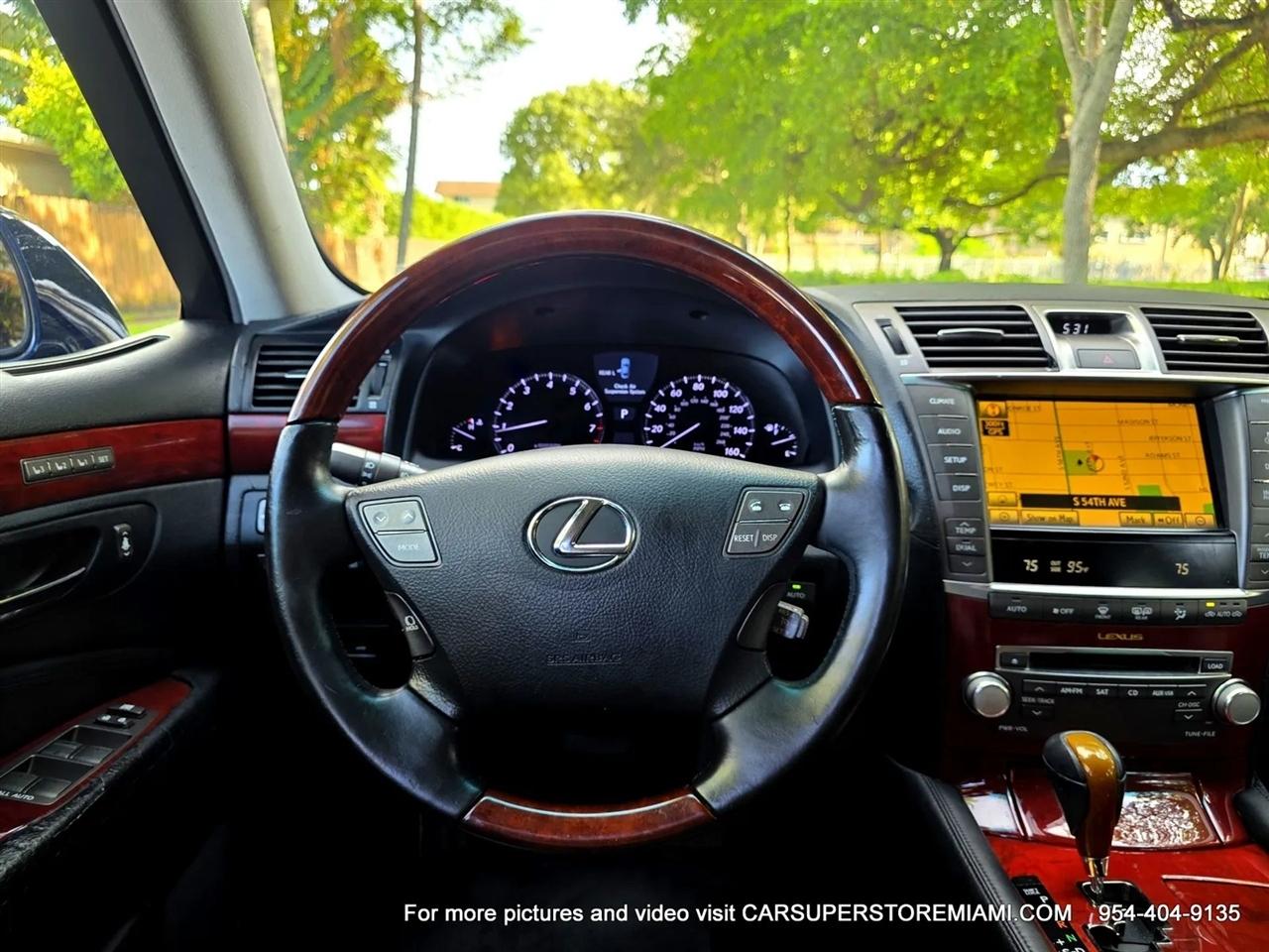 Lexus LS 460  2010