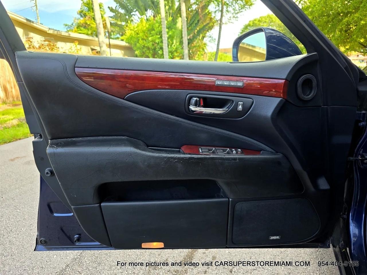 Lexus LS 460  2010