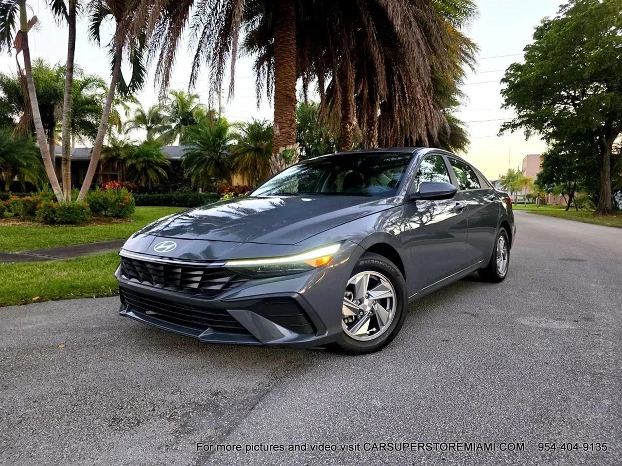Hyundai Elantra  2024