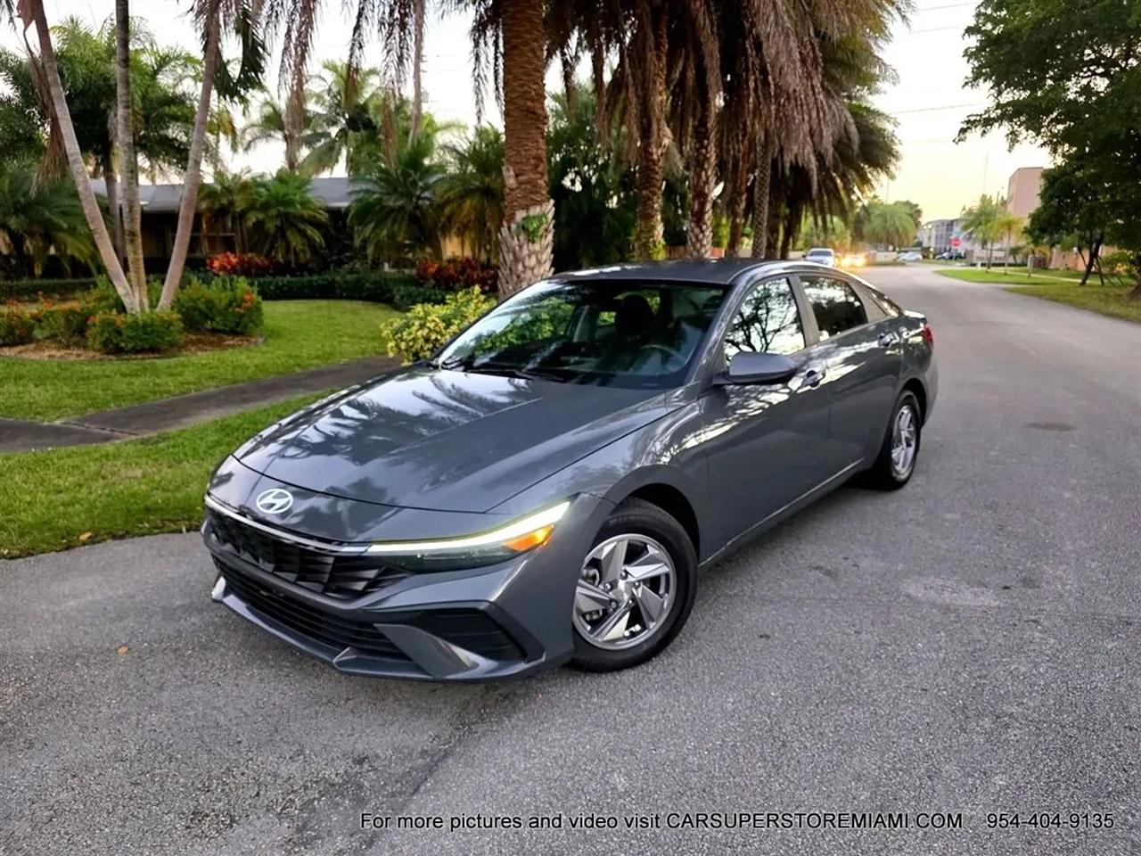 Hyundai Elantra  2024