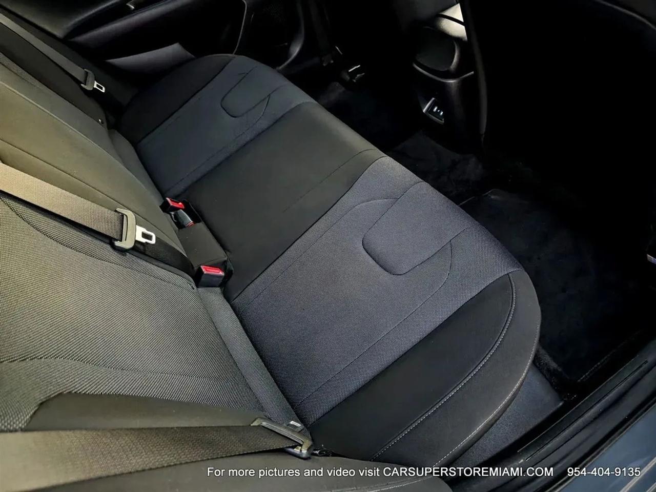 Hyundai Elantra  2024