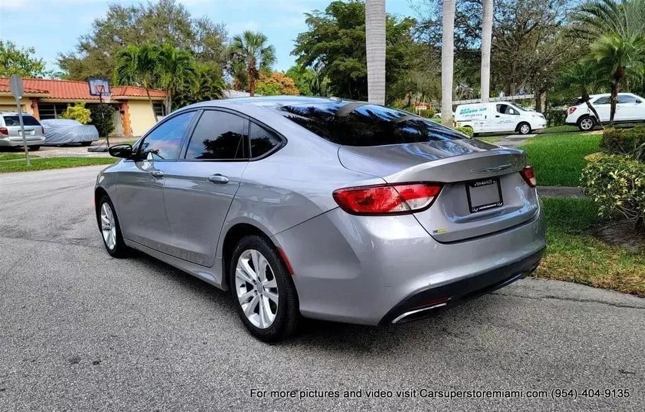 Chrysler 200  2015