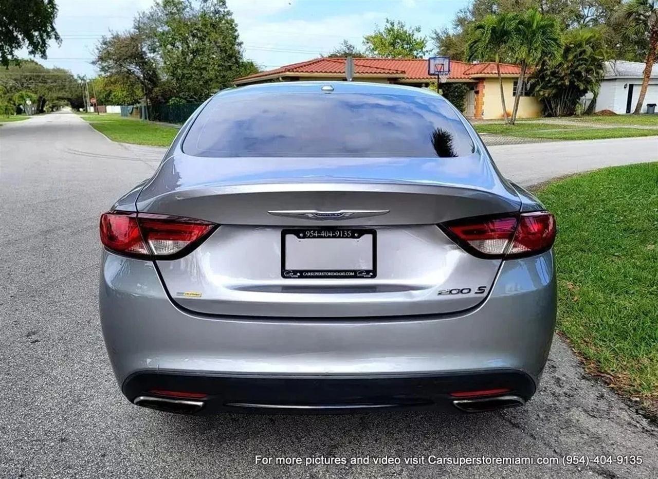 Chrysler 200  2015