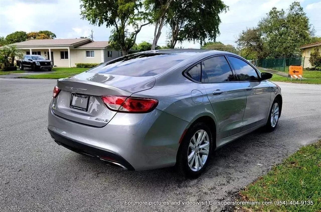 Chrysler 200  2015