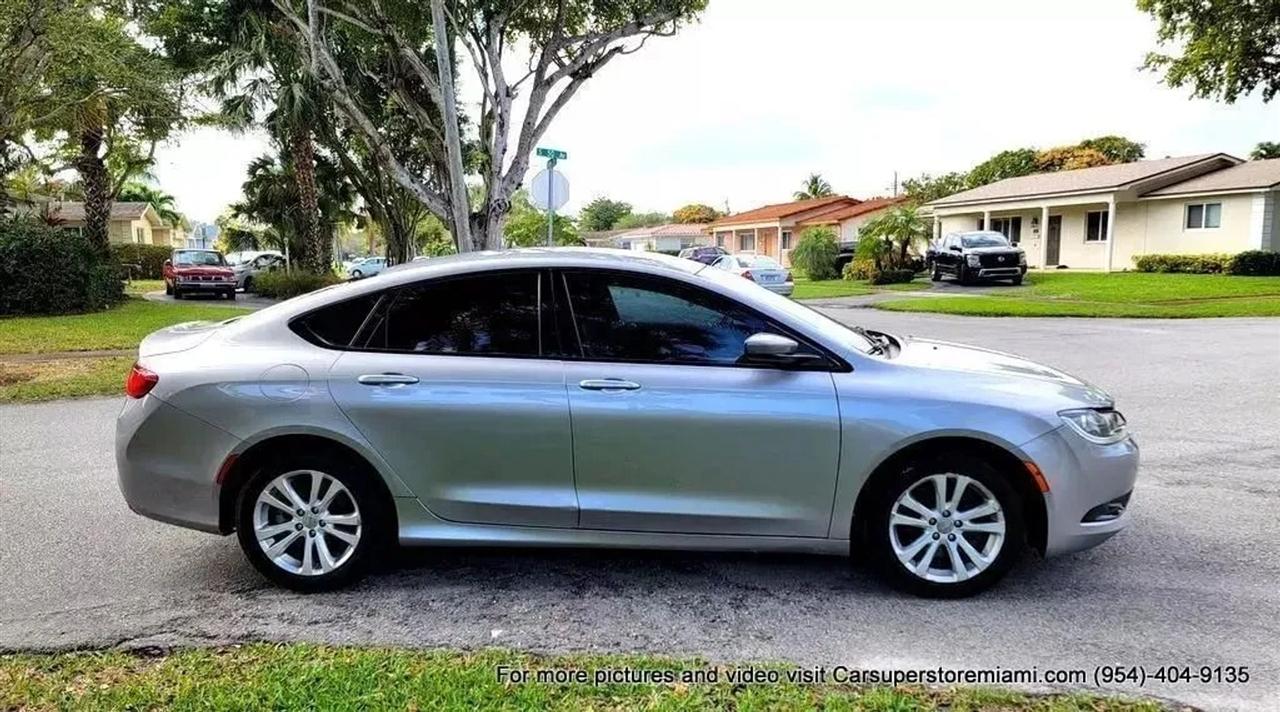 Chrysler 200  2015
