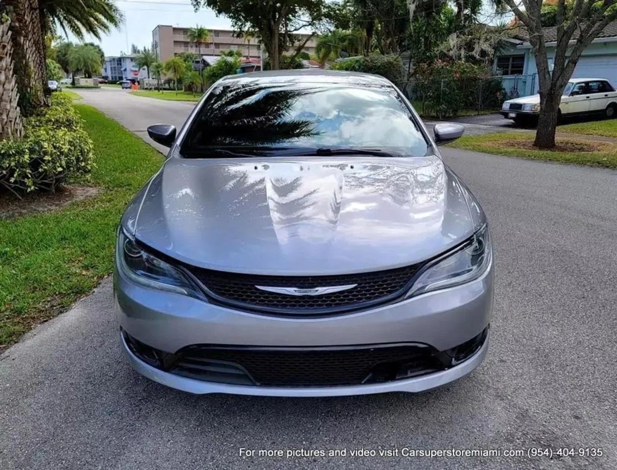 Chrysler 200  2015