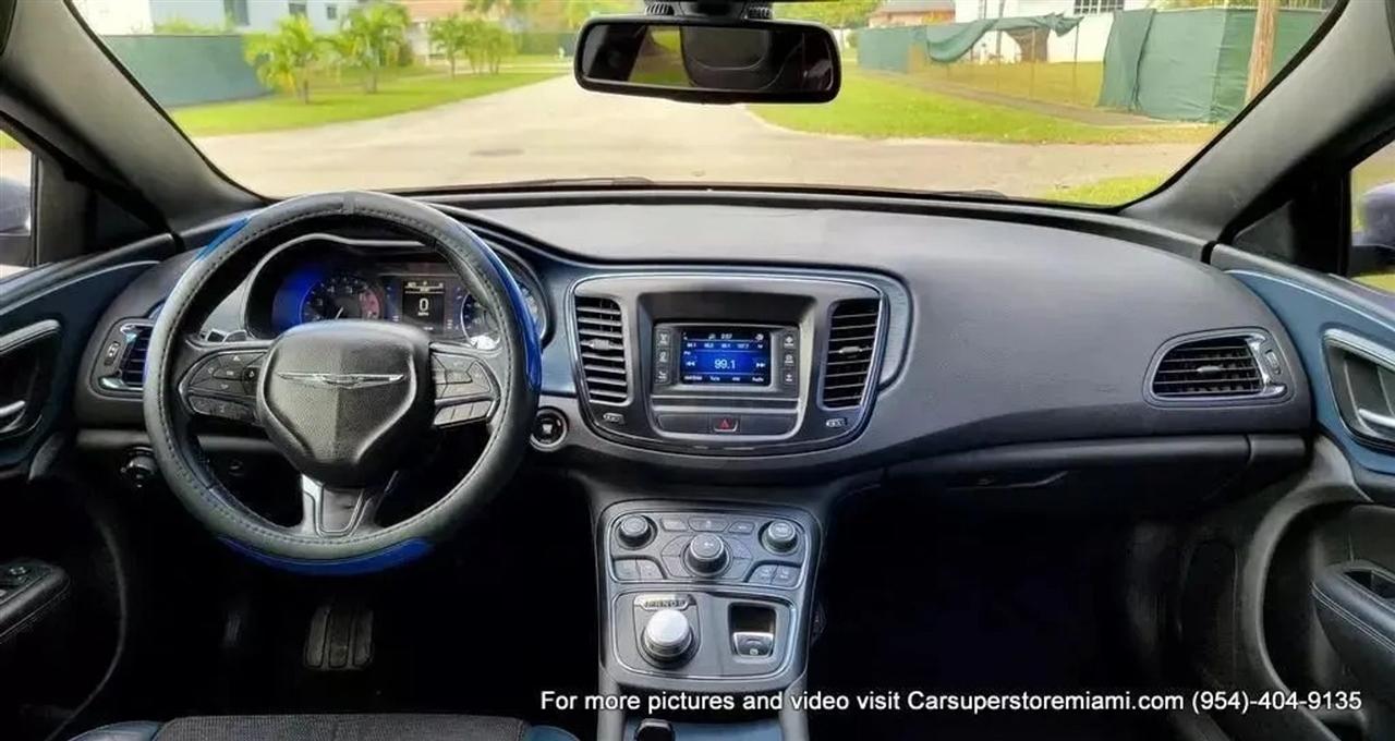 Chrysler 200  2015