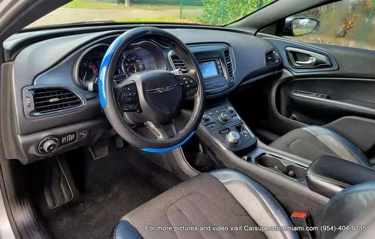 Chrysler 200  2015