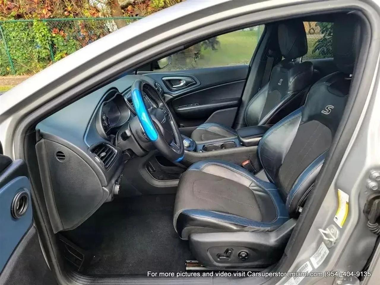 Chrysler 200  2015