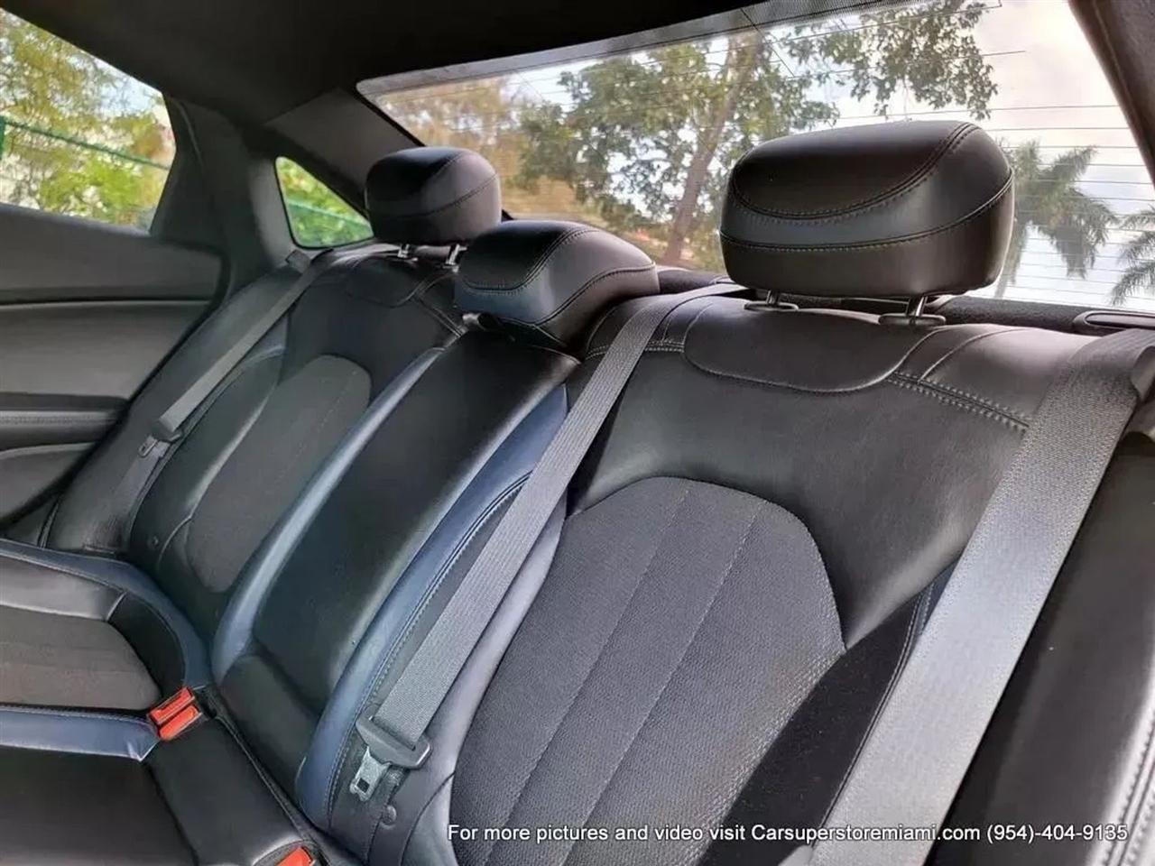 Chrysler 200  2015