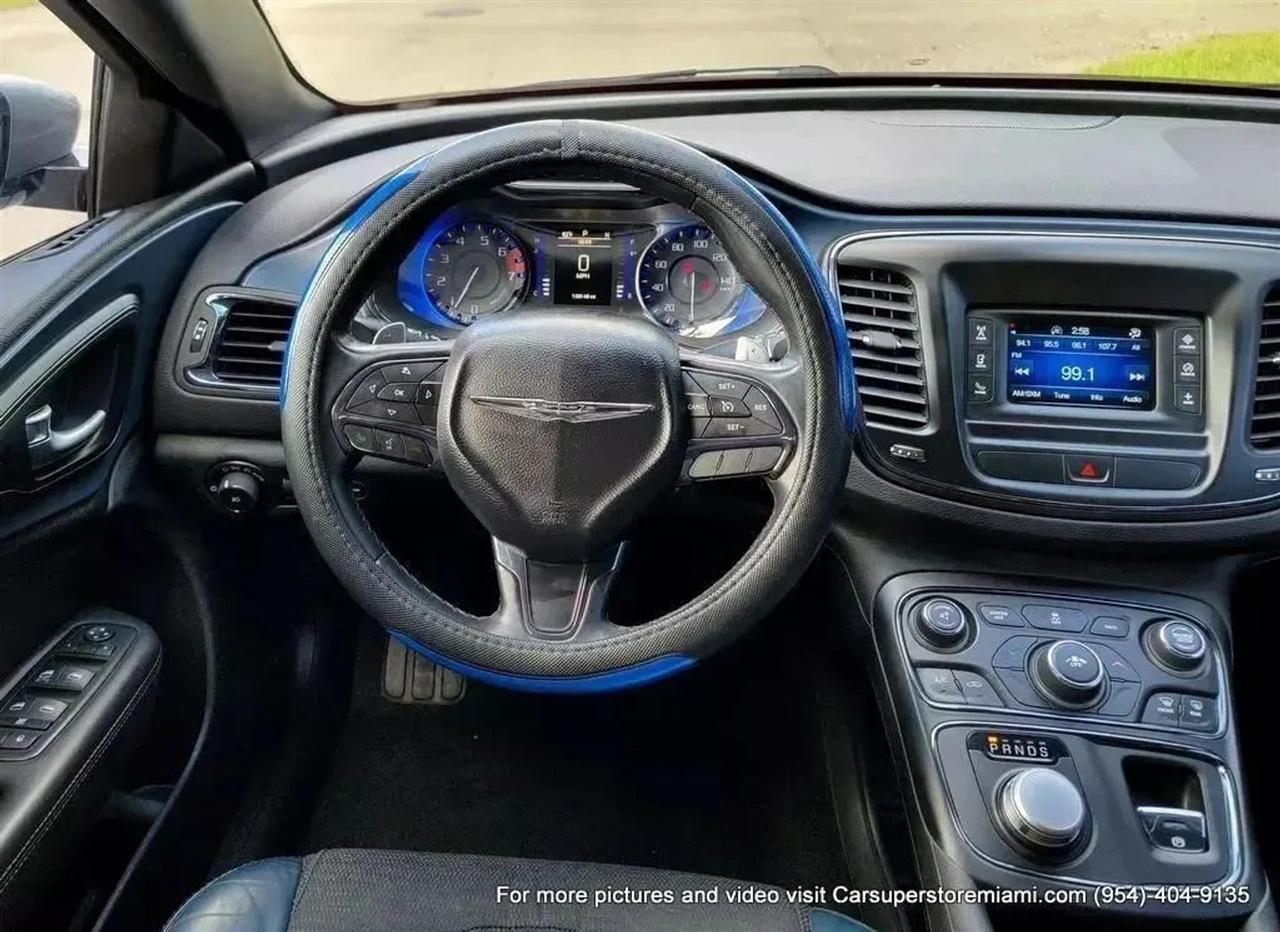 Chrysler 200  2015