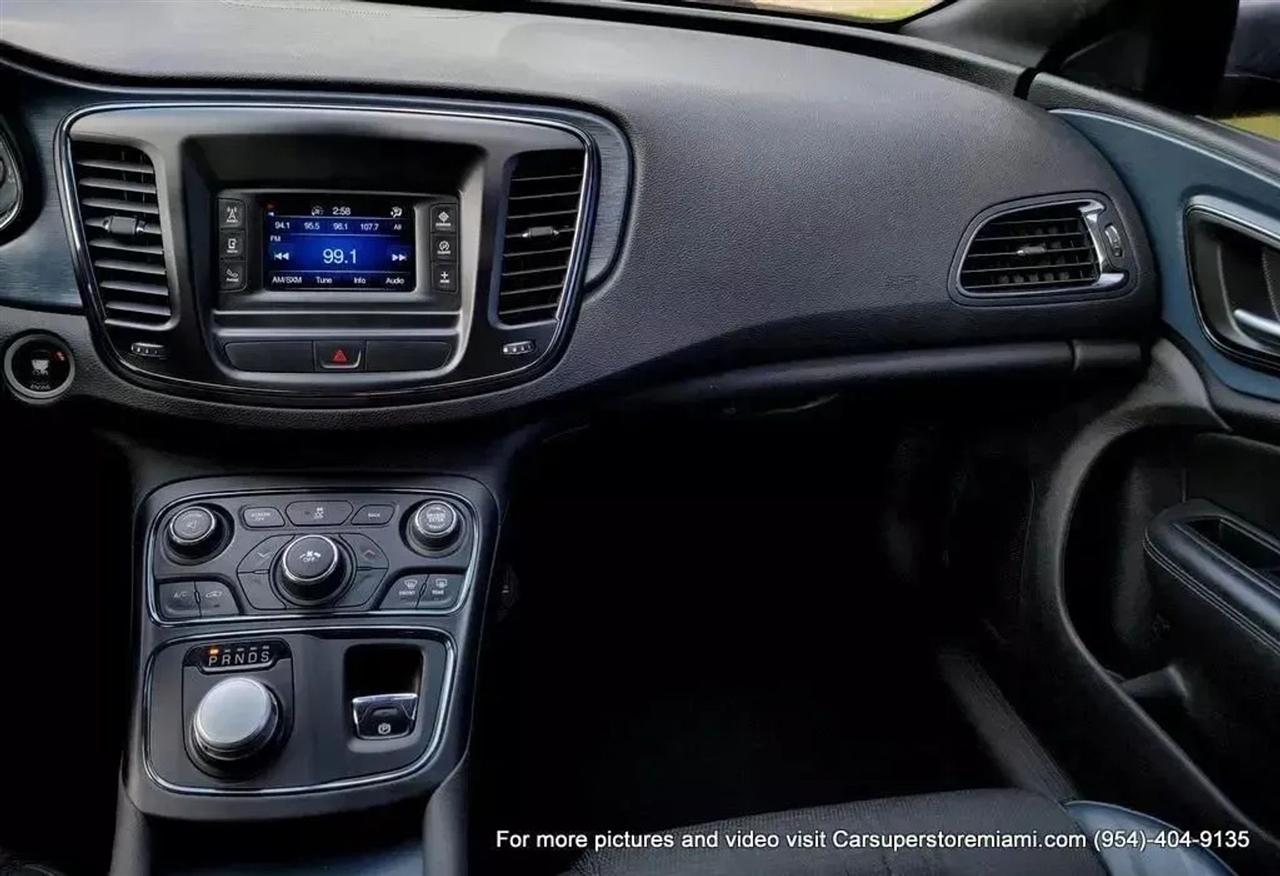 Chrysler 200  2015