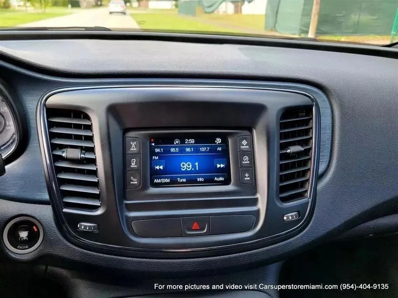 Chrysler 200  2015
