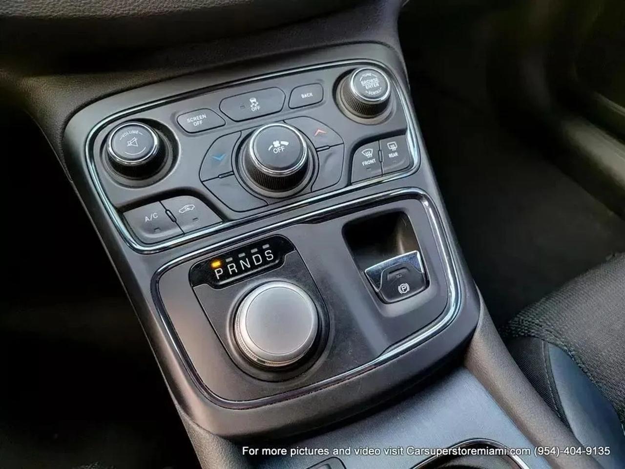 Chrysler 200  2015