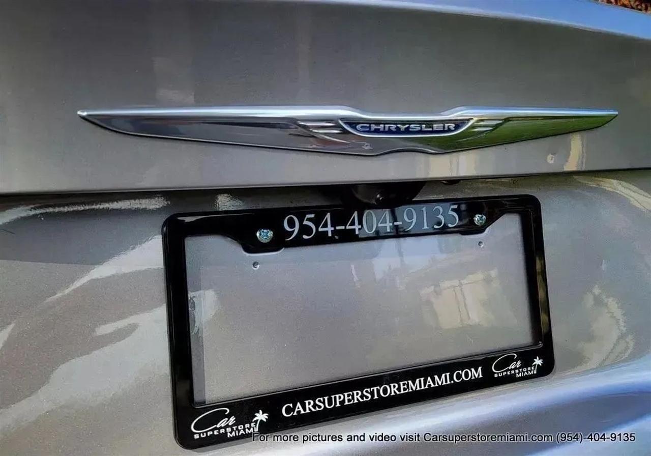 Chrysler 200  2015