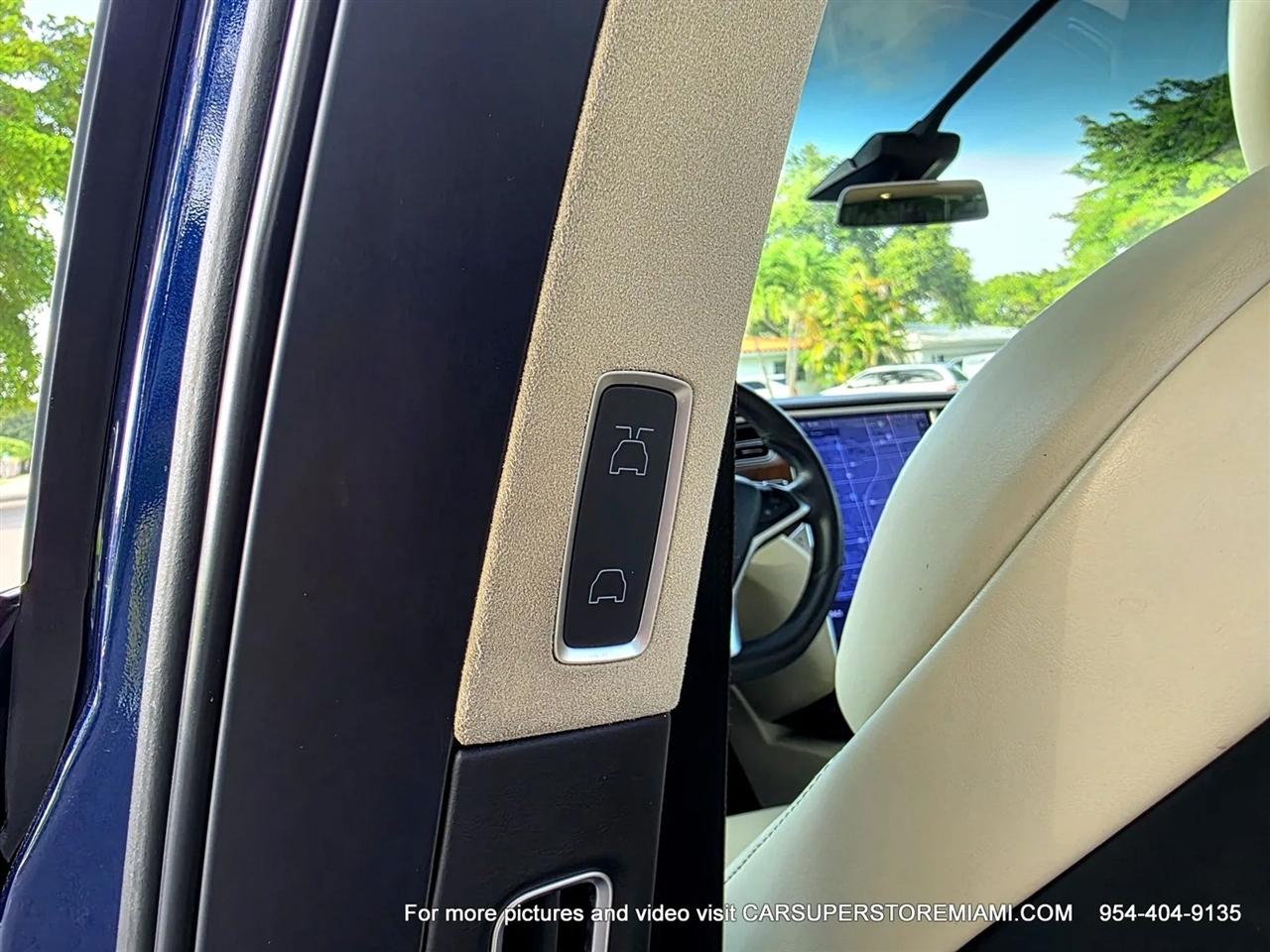 Tesla Model X  2017