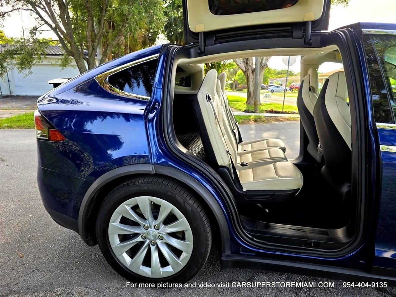 Tesla Model X  2017