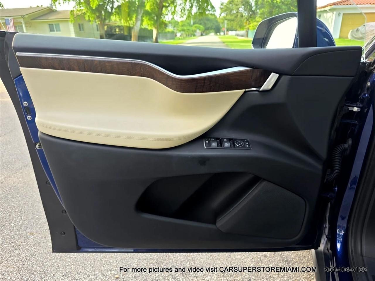 Tesla Model X  2017