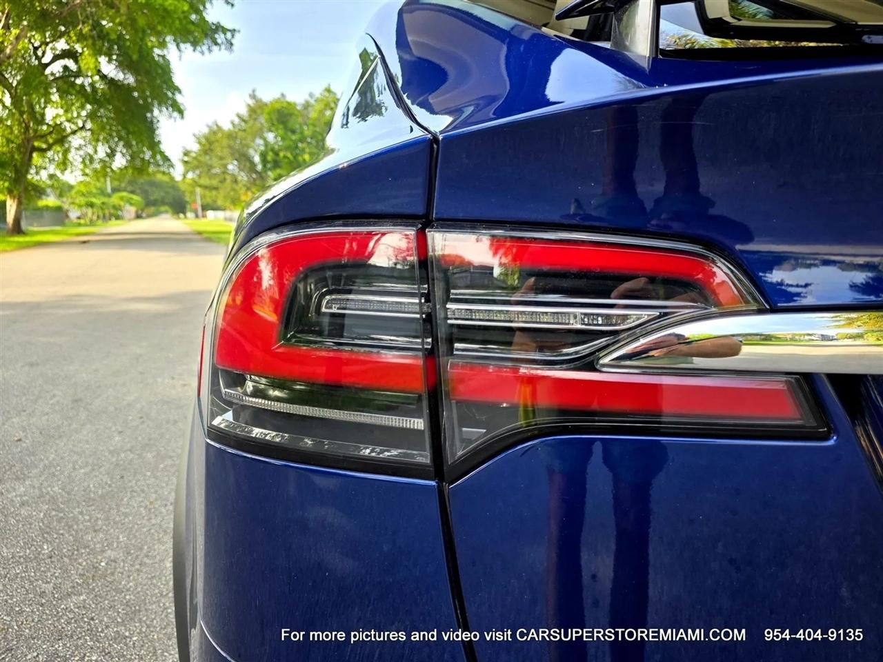 Tesla Model X  2017