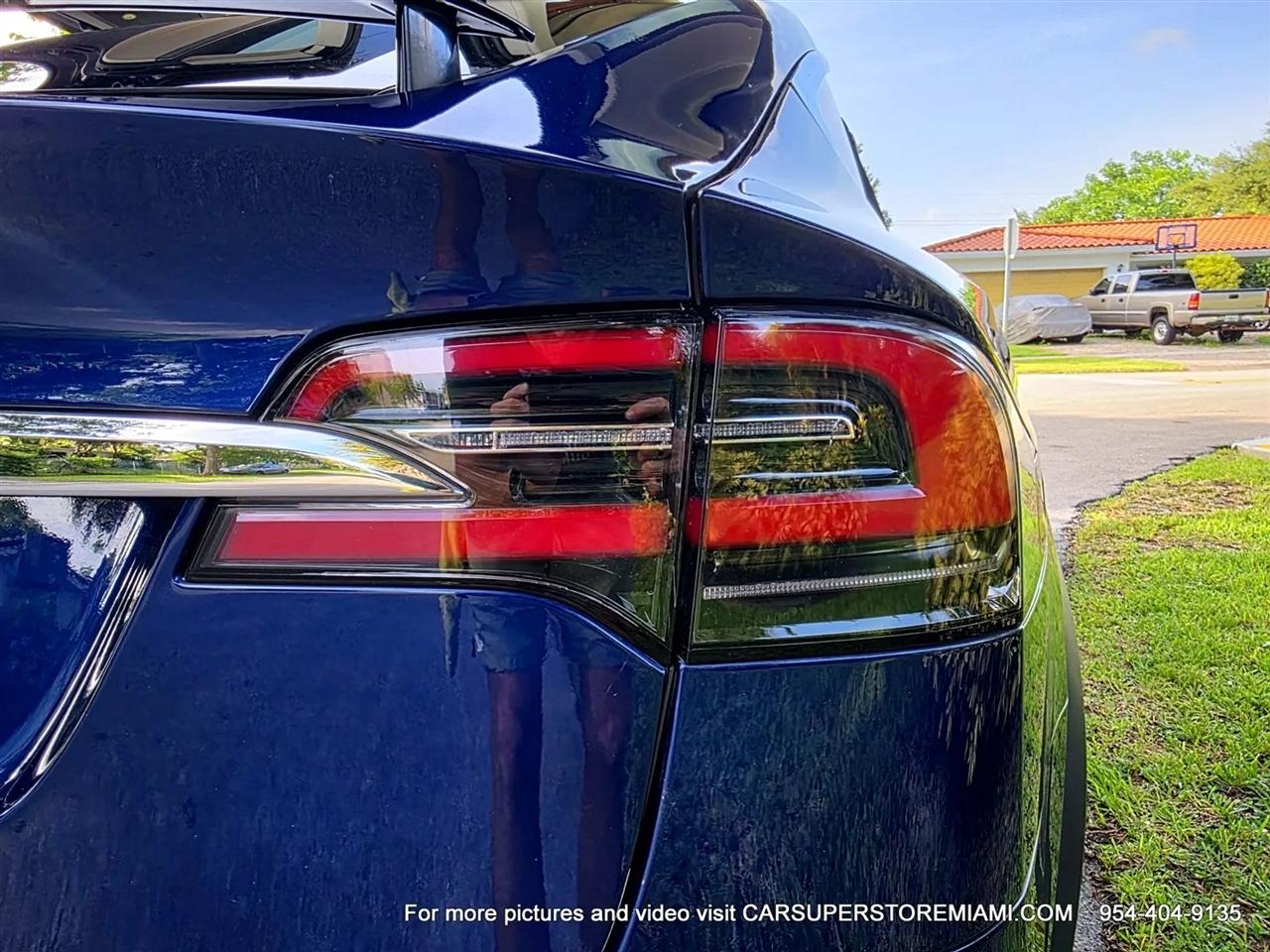 Tesla Model X  2017