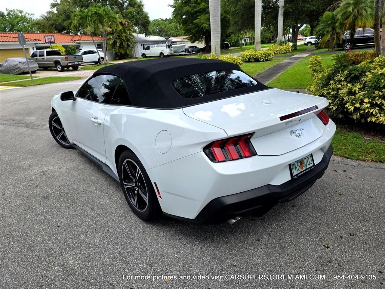 Ford Mustang  2024