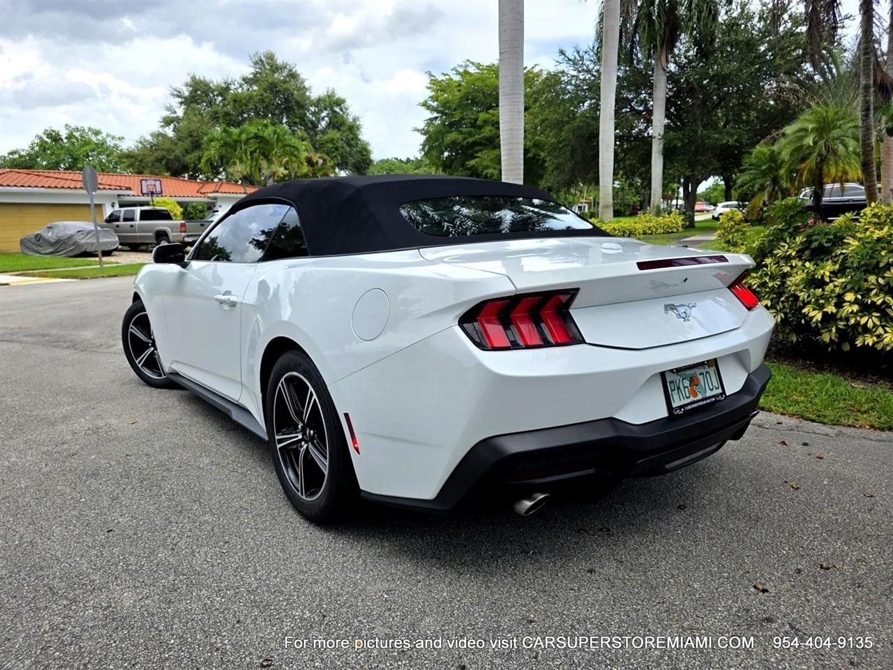 Ford Mustang  2024