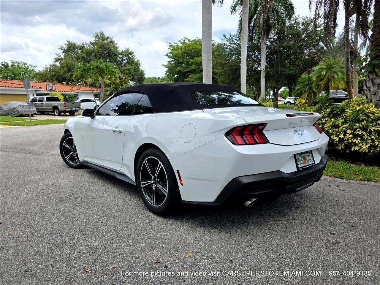 Ford Mustang  2024